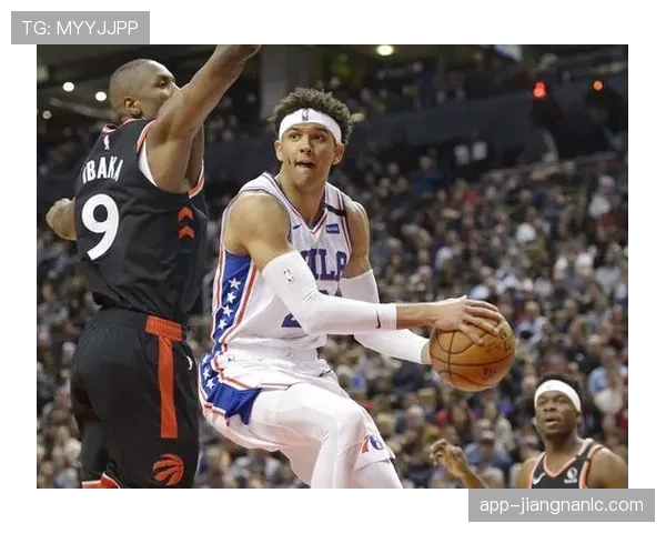 班·西蒙斯突破吸引防守拉开空间 提升76人挡拆效率