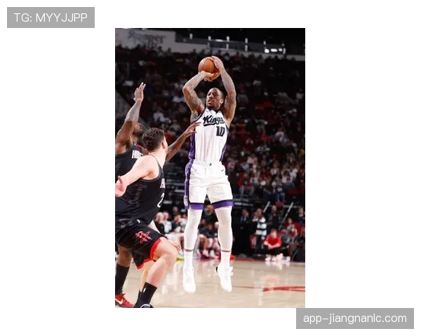 德罗赞无球跑动提升季后赛关键得分效率显著