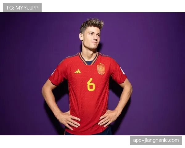 卡马文加与马库斯·略伦特：多位置适配性如何塑造不同的战术角色